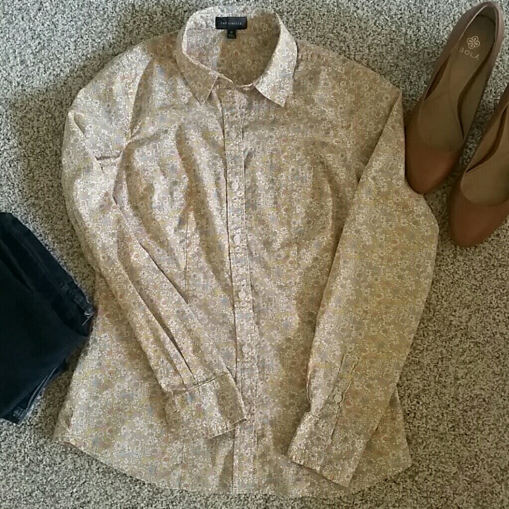 Floral pattern fitted button down shirt